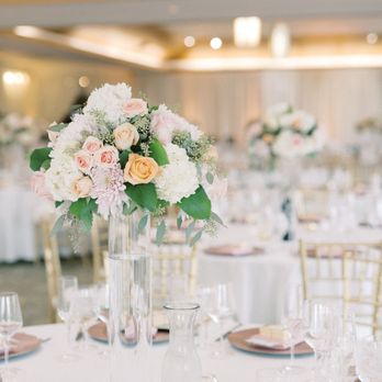 Rosies & Posies - Wedding table centerpiece - Florists Near Me - Gilroy, California Rosies & Posies - Wedding table centerpiece - Florists Near Me - Gilroy, California