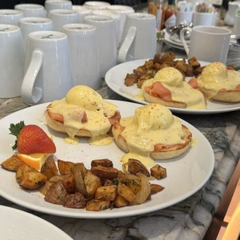 Tribute at The Houstonian - Special Salmon Benedict - Desserts Near Me - Houston, Texas Tribute at The Houstonian - Special Salmon Benedict - Desserts Near Me - Houston, Texas