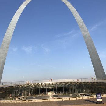 Gateway Arch - Landmarks & Historical Buildings Near Me - St. Louis, Missouri