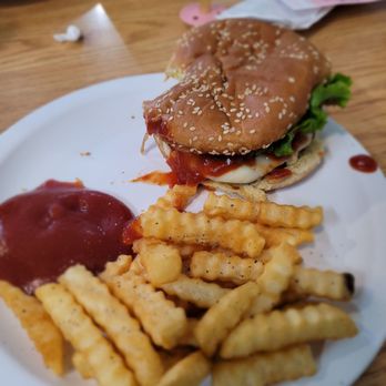 Barney's Cafe - Barney burger and fry - American Near Me - Mount Airy, North Carolina