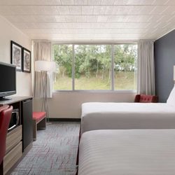Ramada by Wyndham Uniontown - Guest room
