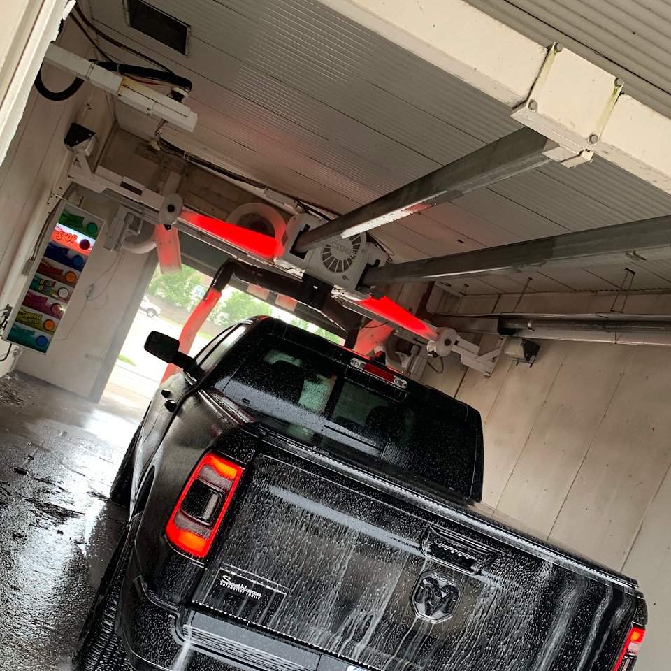 PENN STATION CAR WASH 13932 Pennsylvania Rd, Southgate, Michigan