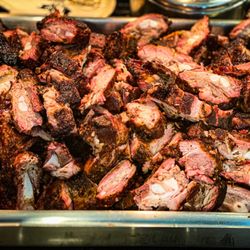 Smokin’ Hot Barbecue - Pan of Rib Tips