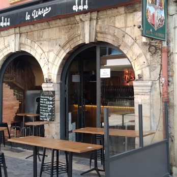 Le Welsh - Outside - Beer Bar Near Me - Lyon, 69
