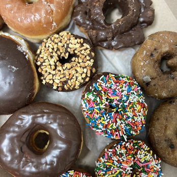 Janny's Donuts - 18 Donuts Mix - Donuts Near Me - Irvine, California Janny's Donuts - 18 Donuts Mix - Donuts Near Me - Irvine, California