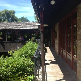 Historic Downtown Long Grove - Outdoor patio - Landmarks & Historical Buildings Near Me - Long Grove, Illinois
