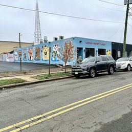 LUCKY AF - Updated January 2026 - 602 Photos & 423 Reviews - 3103 W