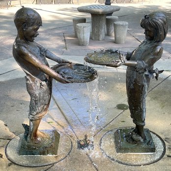 Hudson Chess Park - Parks Near Me - Chicago, Illinois