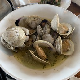 Steamers. This came with hot bread for dipping Steamers. This came with hot bread for dipping