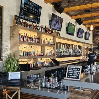 Eureka! - The bar - American Near Me - Woodland Hills, California Eureka! - The bar - American Near Me - Woodland Hills, California