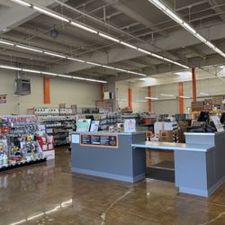 Dunn-Edwards Paints - Spacious store inside