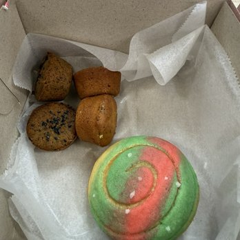 Bake Sum - Mango milk bun and black sesame and brown butter mochi bites - Bakeries Near Me - Alameda, California