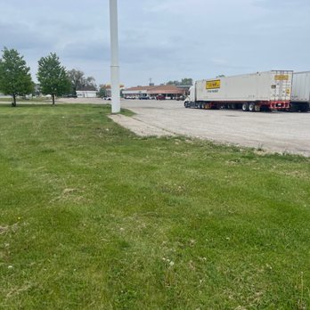 Shell Express Lane 50. Truck Stop - Big grassy area for dog and semi parking - Rest Stops Near Me - Hillsdale, Illinois Shell Express Lane 50. Truck Stop - Big grassy area for dog and semi parking - Rest Stops Near Me - Hillsdale, Illinois