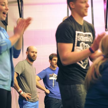 Energy Gym - CrossFit Skirmish - team encouragement to finish - Gyms Near Me - Edinburgh, EDH