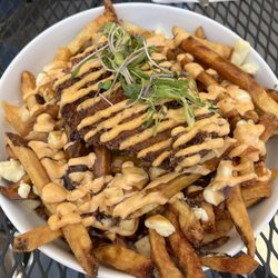 Hey Darlin' Diner - Dirty bird poutine (gluten-free)