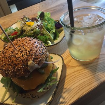 Louis Alfons - Best burger in town! Very friendly team, love to detail, cool interior design, great organic food. - Burgers Near Me - Berlin, BE