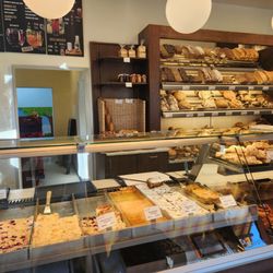 Cafe Martin Reicherzer - Streudels, breads, and pastries