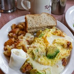 Lobster omelette (@joeynht)