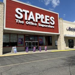 Staples - Roanoke Virginia consumers deserve better customer service.
