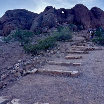 Hole-in-the-Rock - Walking up to the top. - Hiking Near Me - Phoenix, Arizona Hole-in-the-Rock - Walking up to the top. - Hiking Near Me - Phoenix, Arizona