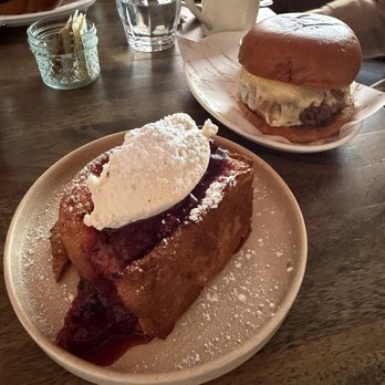 Virginia's - French Toast, Virginia's Burger - American Near Me - New York, New York Virginia's - French Toast, Virginia's Burger - American Near Me - New York, New York