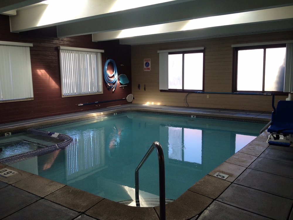 RED ROOF INN & SUITES MUSKEGON HEIGHTS Updated September 2024 19