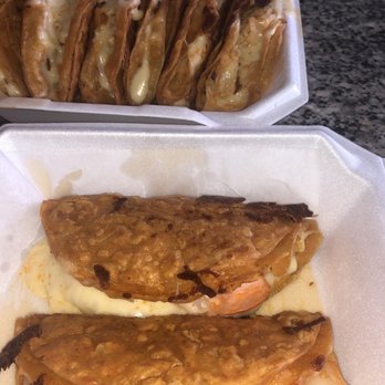 Quesabirria Jalisco - Chicken up top Shrimp on the bottom - Tacos Near Me - Chicago, Illinois Quesabirria Jalisco - Chicken up top Shrimp on the bottom - Tacos Near Me - Chicago, Illinois