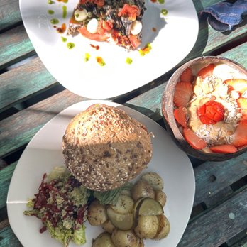 Raw Love - Living pizza, smoothie bowl and burger - Vegan Near Me - Tulum, ROO Raw Love - Living pizza, smoothie bowl and burger - Vegan Near Me - Tulum, ROO
