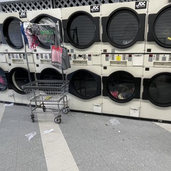 Fast Wash - Not sure I'd use the dryer that says BOOGY on it but ok - Laundromat Near Me - Alameda, California