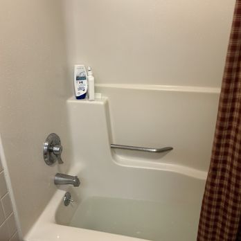Starved Rock Lodge - When you take a shower you take a bath - Hotels Near Me - Oglesby, Illinois