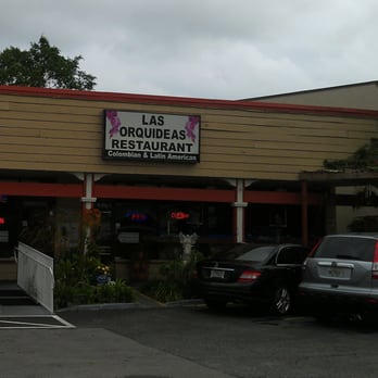 Las Orquideas Restaurant - View of the front from the parking lot - Colombian Near Me - Pompano Beach, Florida