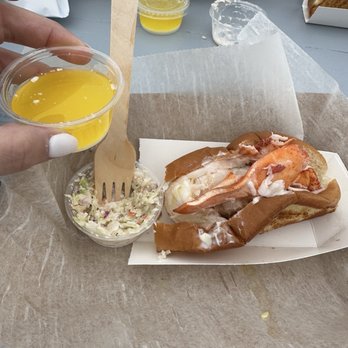 McLoons Lobster Shack - Lobster Roll - Seafood Near Me - South Thomaston, Maine