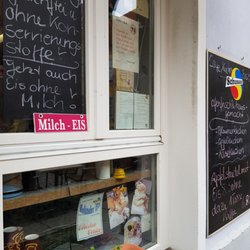 Eiscafe Schumann - Verkaufsfenster