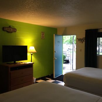 The Retro Inn - Hotels Near Me - Cortez, Colorado The Retro Inn - Hotels Near Me - Cortez, Colorado