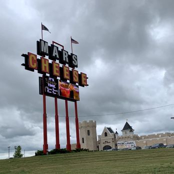 Mars Cheese Castle - Bakeries Near Me - Kenosha, Wisconsin