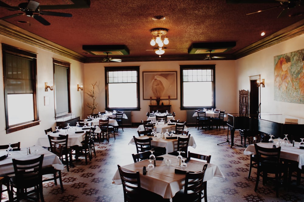 THE HISTORIC HIGGINS HOTEL Updated October 2024 51 Photos 416 W