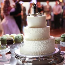 Veronica's Sweetcakes - Wedding cake!