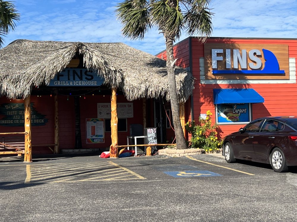 Fins Grill & Icehouse
