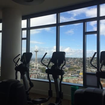 Windsor Cirrus - Gym on the 41st floor - Apartments Near Me - Seattle, Washington Windsor Cirrus - Gym on the 41st floor - Apartments Near Me - Seattle, Washington