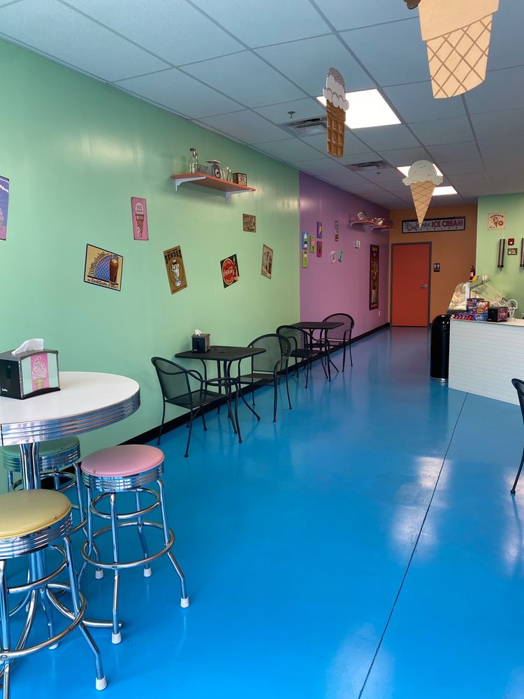 SCOOPS ICE CREAM PARLOR Ice Cream & Frozen Yogurt 3060 Teaster Lane