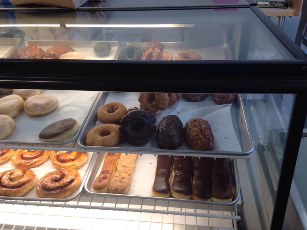 BAKERS DOZEN DONUT SHOP Updated September 2024 27 Reviews 140