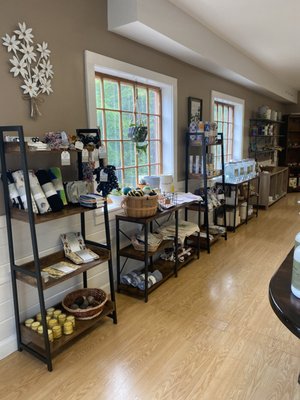 Mae Raighn Refill & Market