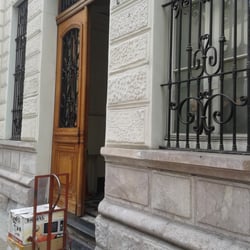 Escuela de Ballet Teatro Municipal - Puerta de acceso a la escuela