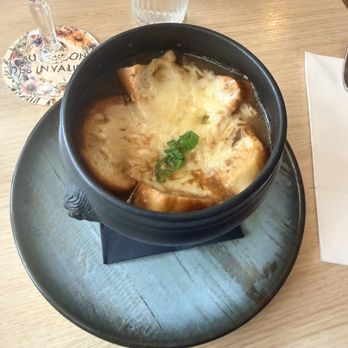 Au Canon des Invalides - French onion soup - Brasseries Near Me - Paris, 75 Au Canon des Invalides - French onion soup - Brasseries Near Me - Paris, 75
