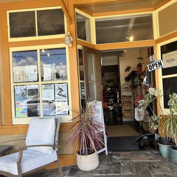 The Hive - Outside - Coffee & Tea Near Me - Honomu, Hawaii The Hive - Outside - Coffee & Tea Near Me - Honomu, Hawaii
