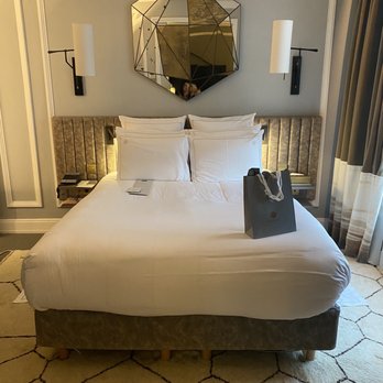 Nolinski - Another welcome gift - Hotels Near Me - Paris, 75