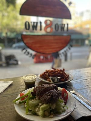 two8two Bar & Burger by null