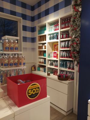 Bath Body Works 6528 Towne Center Loop Southaven Ms Retail Shops Mapquest Bath Body Works 6528 Towne Center Loop Southaven Ms Retail Shops Mapquest