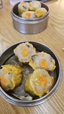 Hong Kong BBQ Dim Sum & Kitchen by null