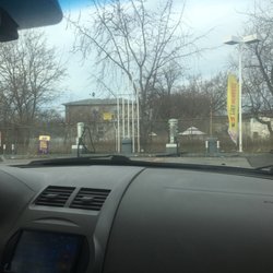 Shell - It's cold outside. Whatever happened to full service.